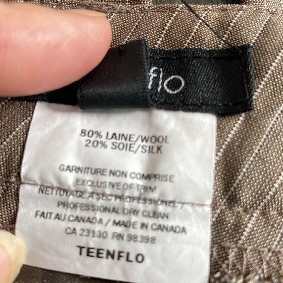 Teenflo ladies pants in size 2 made with wool and silk in pinstripes. - Picture 4 of 10